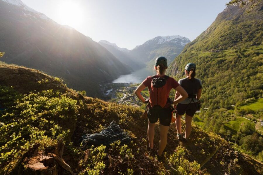 Geiranger: Rappelling tour with epic view - Flydalsjuvet Viewpoint: Quiet Time at a Place Most People Speed Past