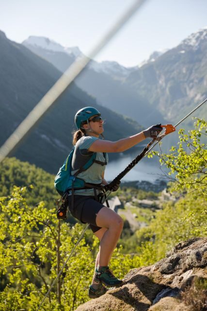 Geiranger: Rappelling tour with epic view - From View to Vertical: The Warm-Up Rappel on the Introduction Wall