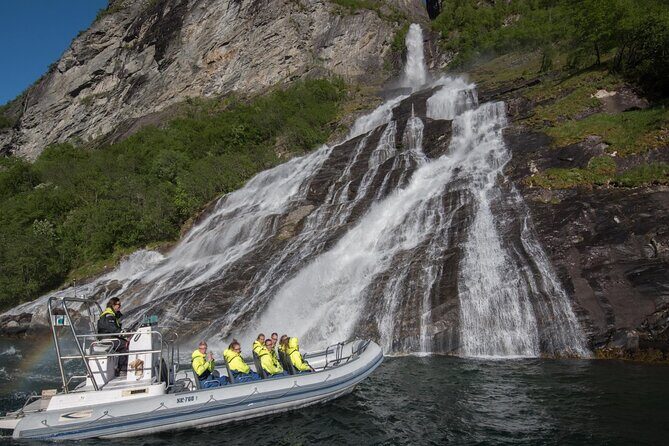 Geiranger: RIB Fjordsafari Geirangefjord - The Waterfall Stops: Seven Sisters and Friaren at Sea Level