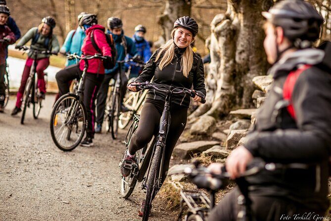Guided EL-Bike tour in the city of Haugesund and Coastal path - Haraldsgata to the coastal path: what the ride feels like