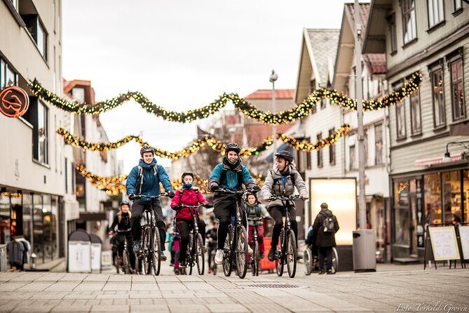 Guided EL-Bike tour in the city of Haugesund and Coastal path - Guides, group size, and keeping everyone together