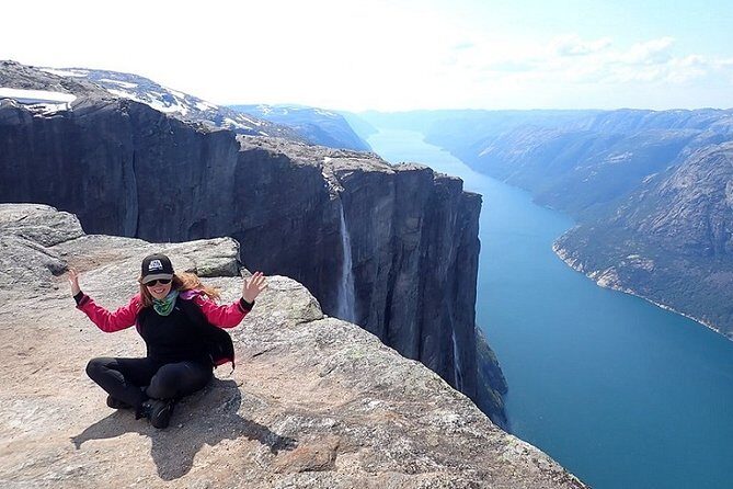 Guided hike to Kjerag and Kjeragbolten - Getting From Stavanger To the Trailhead Without Stress