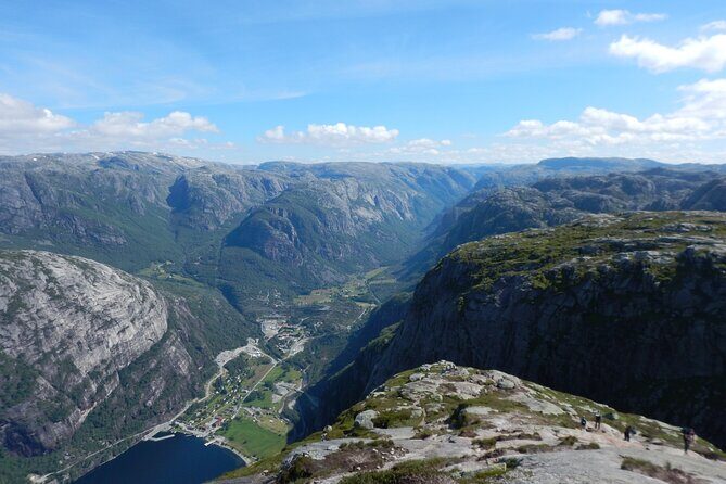 Guided hike to Kjerag and Kjeragbolten - What’s Included, What’s Not, and How to Pack