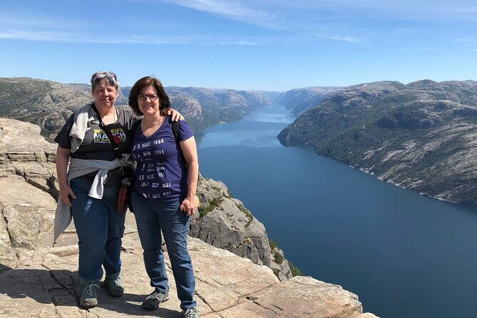 Guided hike to Pulpit Rock Preikestolen - The descent and the alternative route: where knees get tested