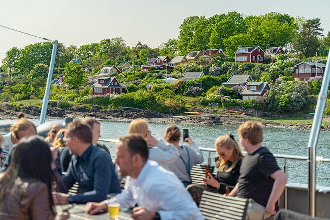 Guided Sightseeing Cruise on Oslofjord by Premium Silent Boat - Guide Style and How the Narration Works