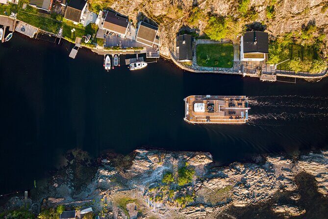 Guided Sightseeing Cruise on Oslofjord by Premium Silent Boat - Food and Drinks on Board for Cold Days