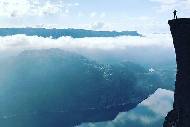 Guided sunrise hike to Pulpit Rock Preikestolen - Reaching the plateau before sunrise: what that really buys you