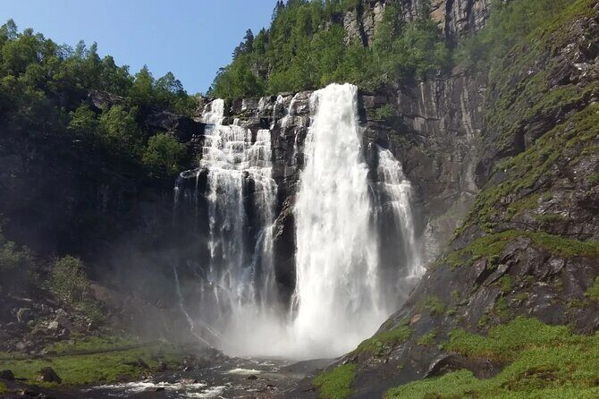 Guided tour - Hardangerfjord, Voss Gondola & 3 Great Waterfalls - Eidfjord: a cruise-port village with access to Hardangervidda