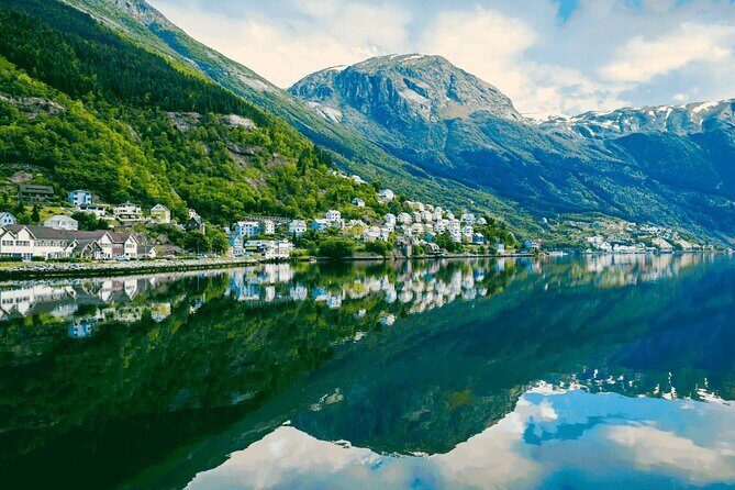 Guided tour to Hardangerfjord with Waterfalls and Ferry Crossing - Key things I’d circle before you go
