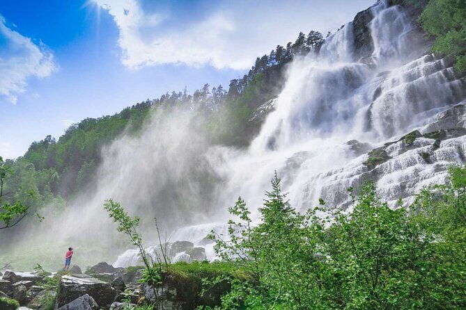 Guided Tour To Nærøyfjorden, Flåm And Stegastein - Viewpoint Cruise - Timing and comfort on an 11-hour day that actually works