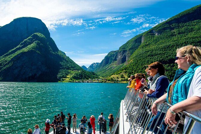 Guided tour to Viking Village, Nærøyfjorden Cruise & Flåm Railway - Flåm: the village stop and how long you’ll really get