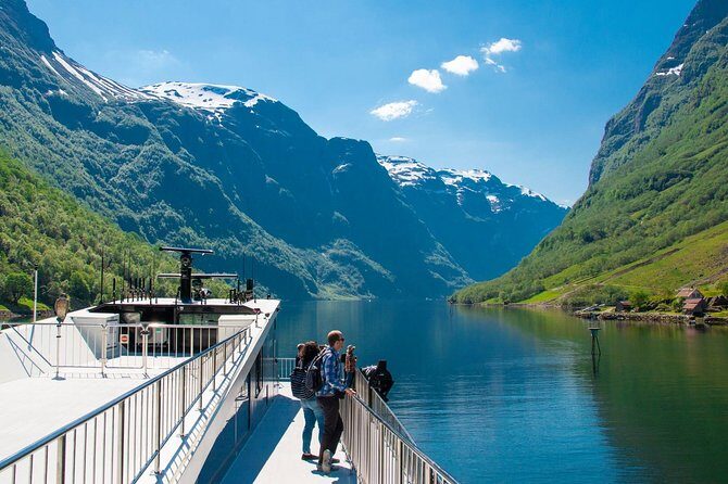 Guided tour - Viking Village, Nærøyfjord Cruise and Flåm Railway - The Route Logic: Bergen to Gudvangen, Fjord Cruise, Then Flåm by Rail