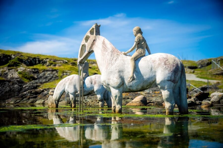 Haugesund: Guided Scenic Minibus tour of Haugesund - Harald Fairhair National Monument: unification brought into view