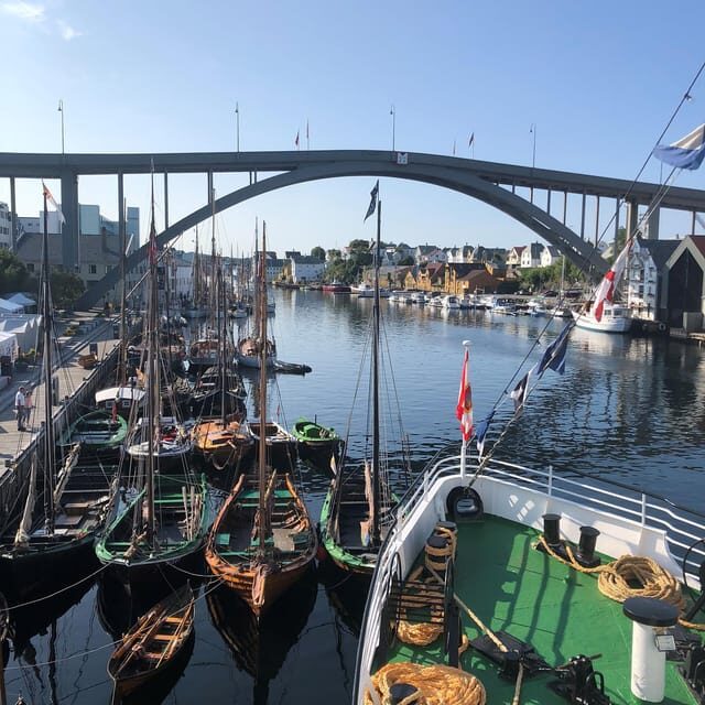 Haugesund: Guided Scenic Minibus tour of Haugesund - The driving portion: what you gain in a minibus