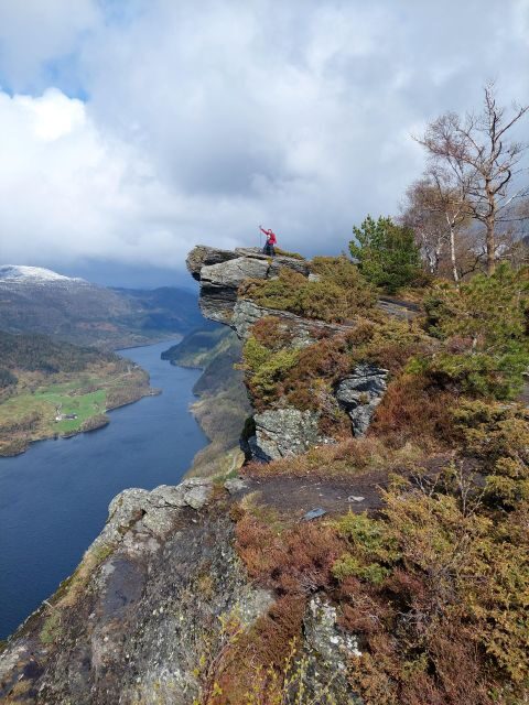 Haugesund: Himakånå Guided Hiking Trip - From the cruise pier to Nedstrand: the fjord drive that sets the mood