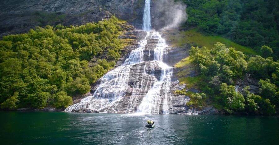 Hellesylt: Guided Geirangerfjord Boat Tour - The guide factor: local storytellers like Bente, Kim, and Ovi
