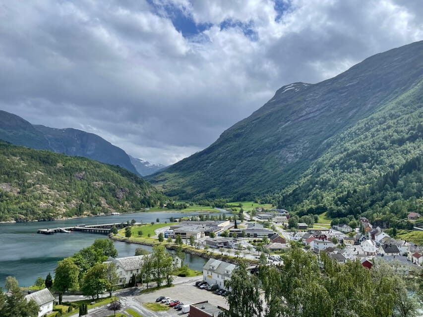 Hellesylt to Norangsdalen: Scenic E-Bike Tour - Rolling through Hellesylt and Hellesltfossen