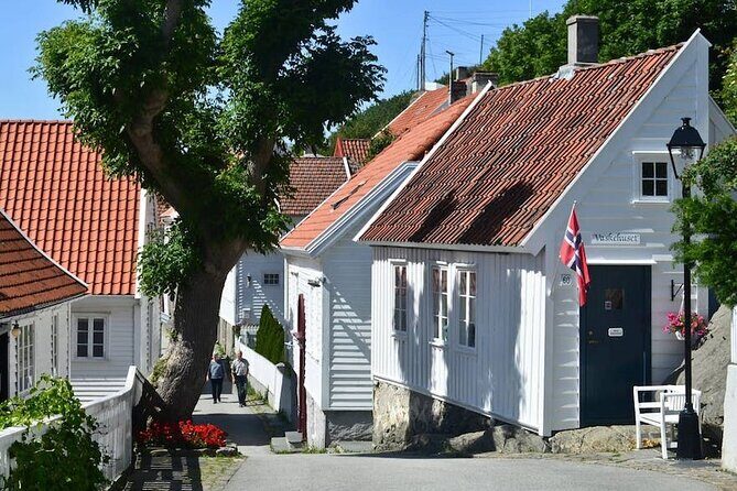 Highlights of the Region -City/Skudenes/Avaldsnes Guided Bustour - Karmøy in 4 hours: what this tour does well (and why it’s practical)