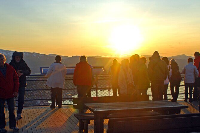 Highway to Heaven - Aurora Cable Car Transfer in Tromsø - Pickup at Adolf Thomsen by Tromsø Cathedral (18:55): easy in theory, give it time