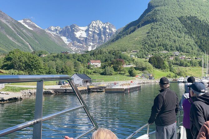 Hjørundfjord Fjord Tour Roundtrip from Ålesund - Øye (Oye) stop: a 30-minute village breather under steep cliffs