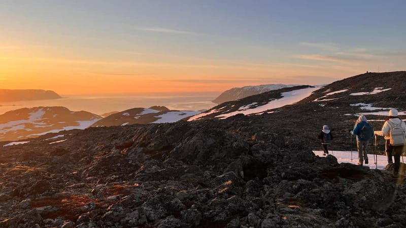 Honningsvåg: Hiking Tour. Arctic Ocean Views from Mountains - Walking the scenic ridge: where your photos get bigger