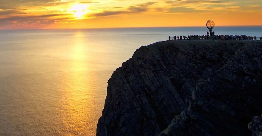 Honningsvåg: North Cape Summer Tour with Sami Family Visit - From Honningsvåg to the North Cape Cliff: fast, scenic, and time-smart