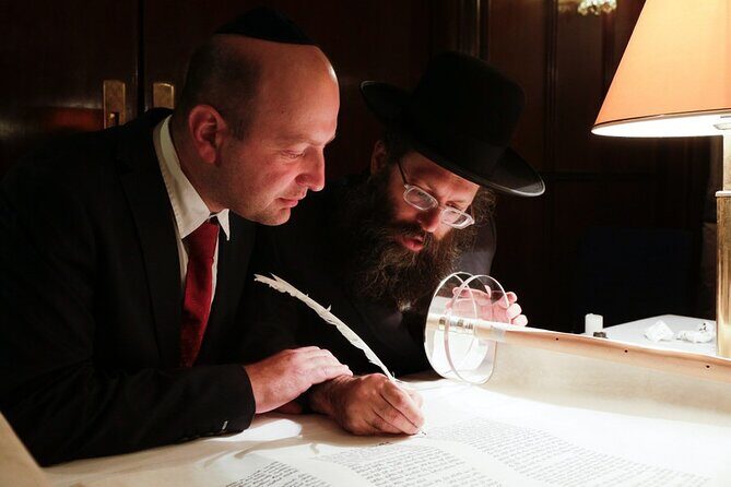 Jewish Heritage Tour in Oslo - Stop 6: The Royal Palace area and wartime-era clues (1940–45)
