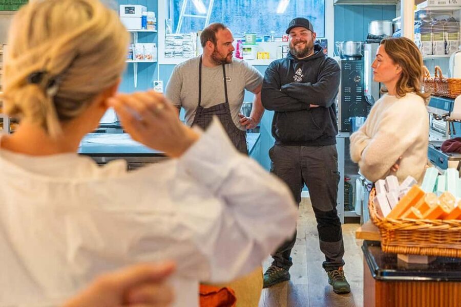 Lofoten: Food Tour and cinnamon bun masterclass - The van ride between Svinøya and Henningsvær: quick, scenic, practical