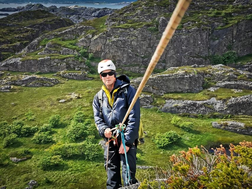 Lofoten: Full Day Combo tour, (kayaking and rappelling) - Rappelling Down the Cliffs: Adrenaline with a Safety-First Approach
