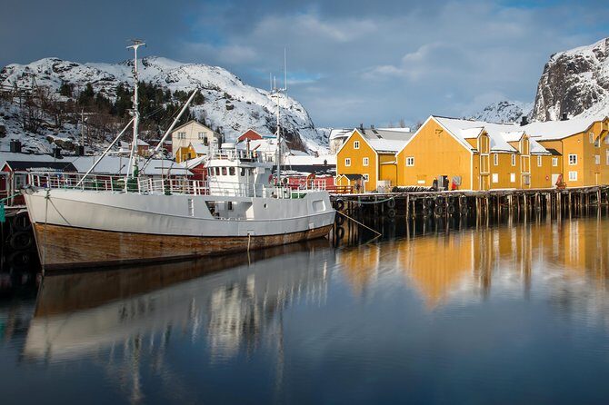 Lofoten Highlights Photo Tour - Henningsvær & Haukland - Stop 5: Henningsvær Fishing Village and the Photo Payoff Hour