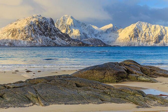 Lofoten Highlights Photo Tour - Henningsvær & Haukland - Stop 6: Rørvikstranda Beach for a Clean, Quiet Finish