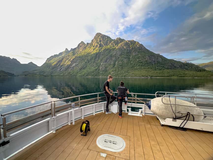 Lofoten: Sea Eagle Sunset Cruise - The 90-minute route: Svolvær, Høla, Oddvaer, and back