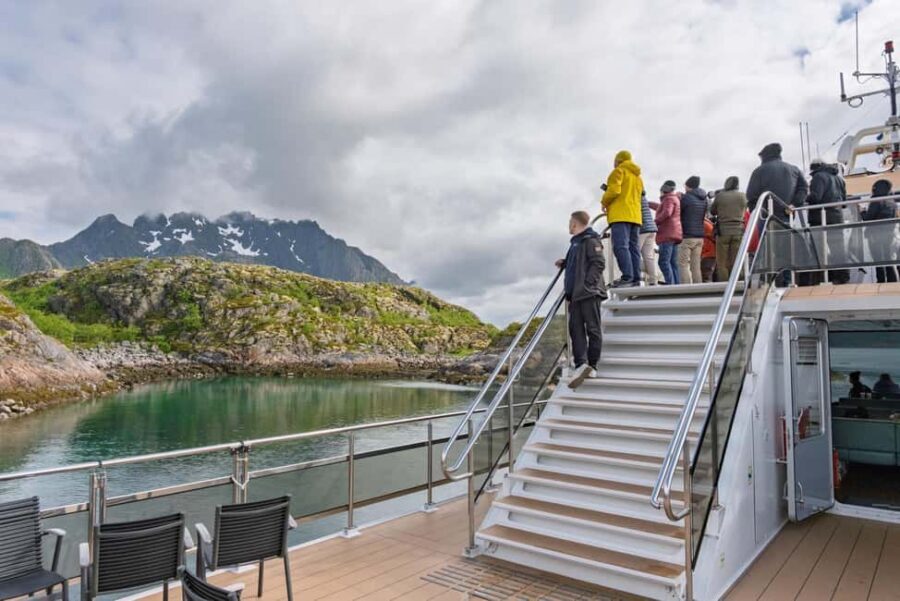 Lofoten: Sea Eagle Sunset Cruise - On-board feel: comfort, group size, and guide support
