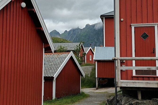 Lofoten VIP PRIVATE Tour from Leknes city / port - Stop 7: Hamnoy and the Red Cabin Icon Shot