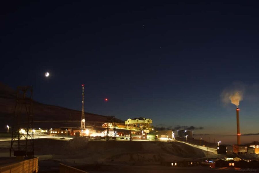 Longyearbyen: Arctic Ocean Swim, Sauna & Sightseeing - Longyearbyen’s Polar Dip Mood: Why This Tour Feels Special