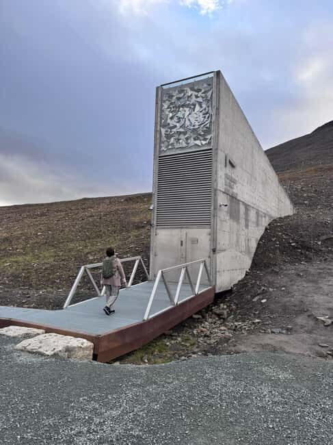 Longyearbyen: Global Seed Vault Tour and iconic places - From Longyearbyen to Adventdalen: The Mountain Drive and Wildlife Watches