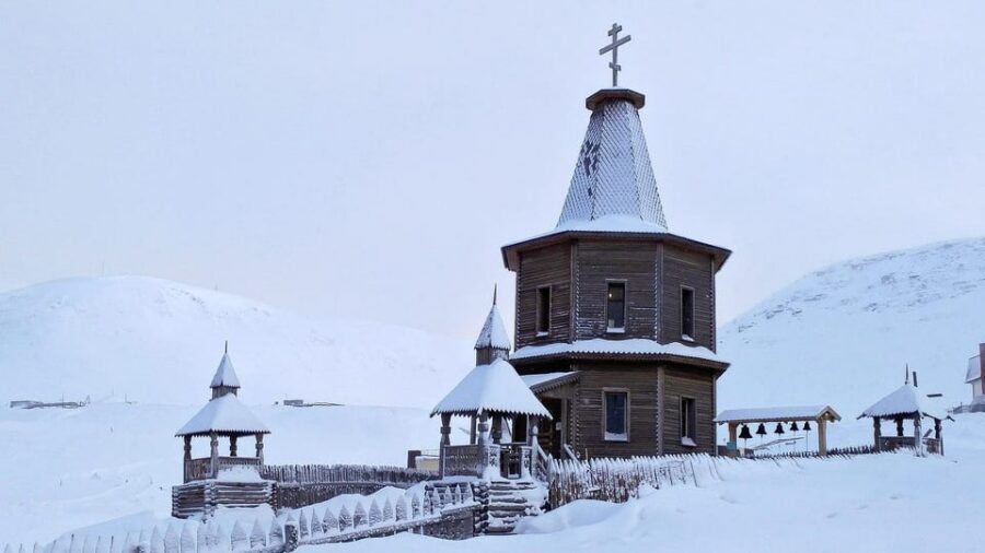 Longyearbyen: Snowmobile Tour to Barentsburg with Lunch - Why Longyearbyen to Barentsburg by Snowmobile Works