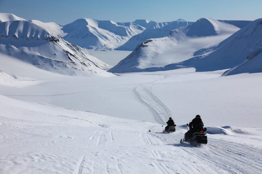 Longyearbyen: Snowmobile Tour to Barentsburg with Lunch - The Snowmobile Ride Through Todalen, Skiferdalen, and Grøndalen
