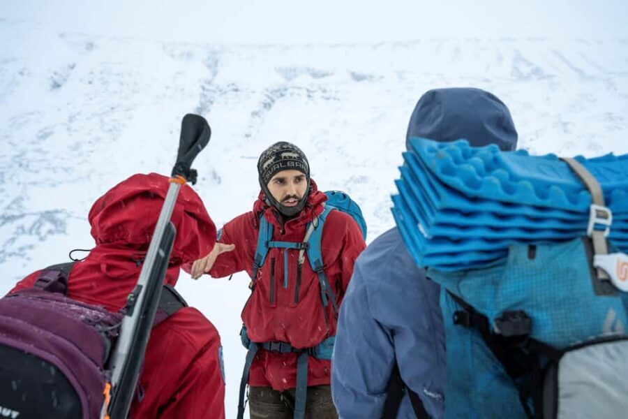 Longyearbyen: Snowshoeing Adventure to Svalbard Glacier - Small-Group Advantage: Getting Time with Your Guide