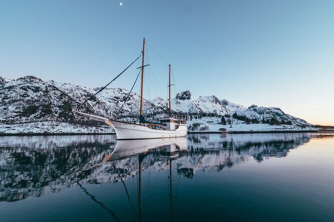Luxury Northern Lights Yacht Cruise with Hot Tub from Tromsø - Small group advantage: max 12, personal attention, and onboard rules