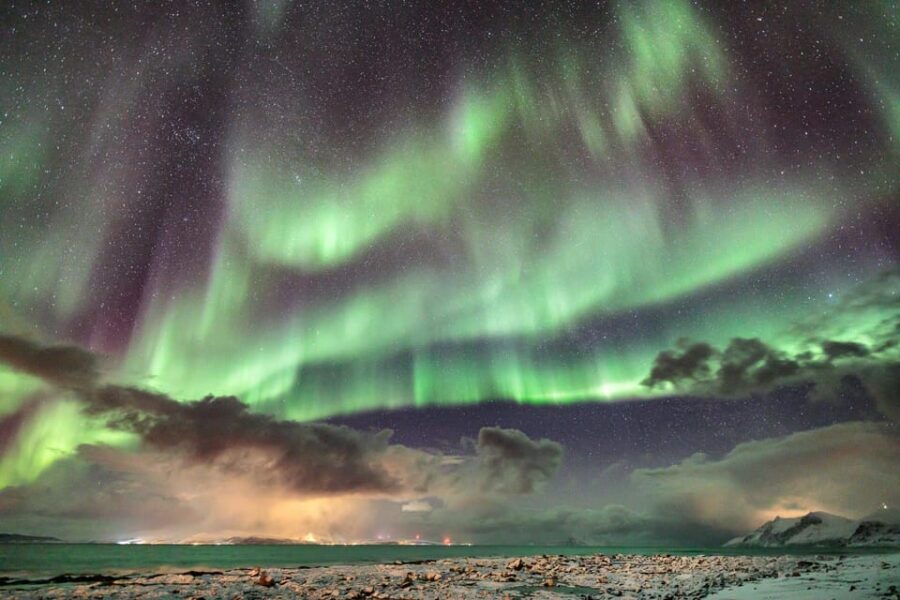 Lyngenalps: Northern Lights Snowmobile Safari - From XLyngen resort to the aurora hunt: the 2-hour rhythm