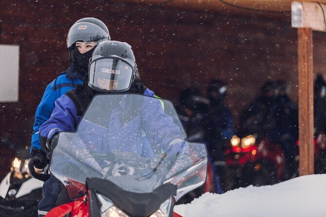 Midday Snowmobiling in Camp Tamok with Guide - Getting geared up: why the included winter clothing really matters