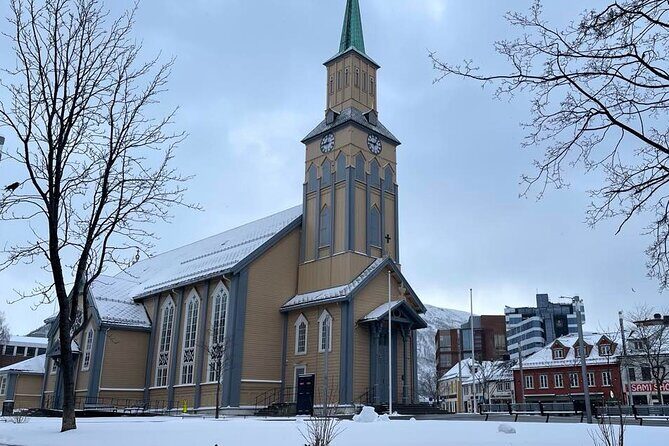 Midnight Concert in Tromsø Cathedral - Tromsø’s yellow cathedral: the setting that does half the work