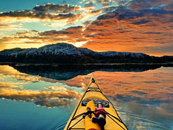 Midnight Sun Kayak - Northern Explorer - Wildlife spotting and sky colors: why the guides matter