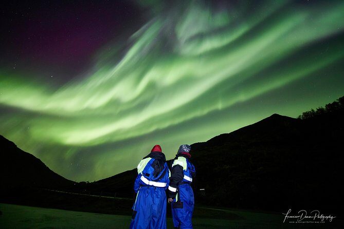Minivan Northern Lights excursion (8 guests per minivan) - The 7:00 pm rhythm: what a 6-hour aurora evening looks like