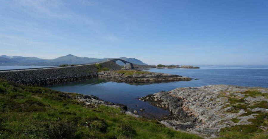 Molde: Atlantic Ocean Road & Varden Audio Guide Bus Tour - Varden Viewpoint (407 m): The Panorama That Makes the Climb Worth It