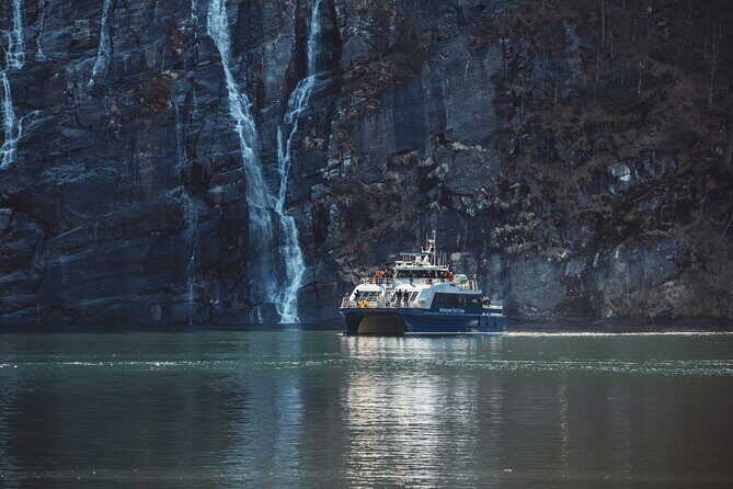 Mostraumen Fjord Cruise - the local operator - A 4-hour fjord cruise that sets up the rest of your Bergen day