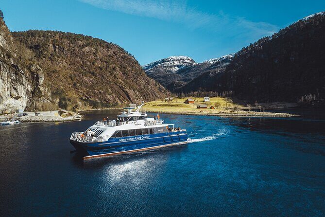 Mostraumen Fjord Cruise - the local operator - Osterfjorden cruising: classic fjord scenery with a calm mood