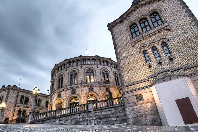 Myths and Legends of Oslo - Start at Oslo City Hall: Fridtjof Nansens Plass and the Two Swans