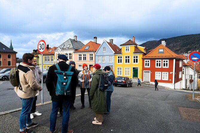 Nordnes: The Hidden Gem of Bergen Walking Tour - Nordnes Park as the halfway breather